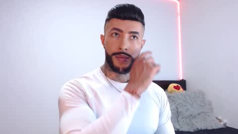 Snapshot of maximus_golden chatting on 09-14-25, 12:21 Independent Model online show from 09-14-25, 12:21