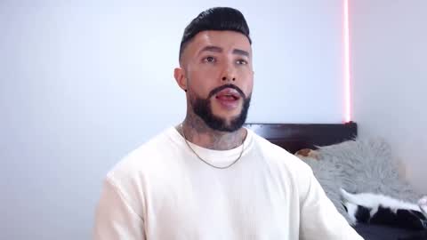 Snapshot of maximus_golden chatting on 09-19-25, 02:57 Independent Model online show from 09-19-25, 02:57