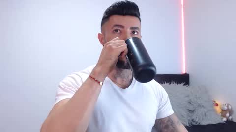 Snapshot of maximus_golden chatting on 09-21-25, 03:08 Independent Model online show from 09-21-25, 03:08