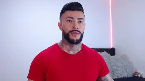 Snapshot of maximus_golden chatting on 09-23-25, 02:47 Independent Model online show from 09-23-25, 02:47