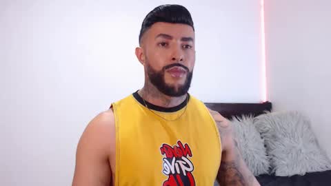 Snapshot of maximus_golden chatting on 09-26-25, 05:00 Independent Model online show from 09-26-25, 05:00