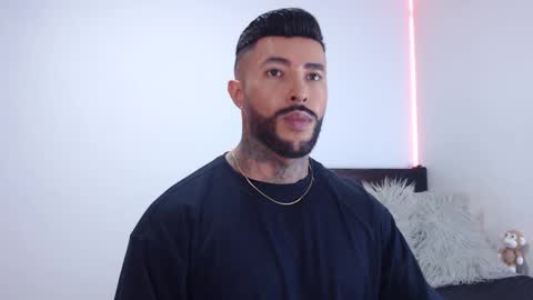 Snapshot of maximus_golden chatting on 09-28-25, 03:23 Independent Model online show from 09-28-25, 03:23