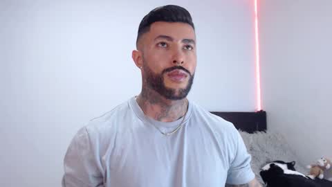 Snapshot of maximus_golden chatting on 10-01-25, 03:01 Independent Model online show from 10-01-25, 03:01