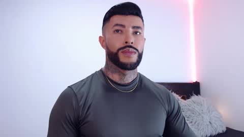 Snapshot of maximus_golden chatting on 10-11-25, 02:44 Independent Model online show from 10-11-25, 02:44