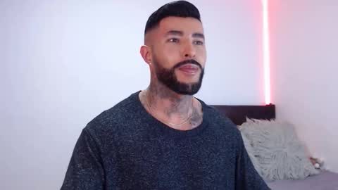 Snapshot of maximus_golden chatting on 10-16-25, 02:23 Independent Model online show from 10-16-25, 02:23