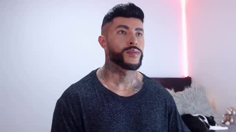 Snapshot of maximus_golden chatting on 10-21-25, 03:40 Independent Model online show from 10-21-25, 03:40