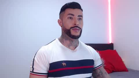 Snapshot of maximus_golden chatting on 11-11-25, 04:45 Independent Model online show from 11-11-25, 04:45