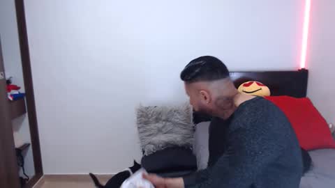 Snapshot of maximus_golden chatting on 11-18-25, 03:23 Independent Model online show from 11-18-25, 03:23