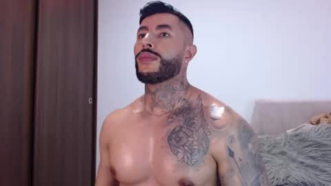 Snapshot of maximus_golden chatting on 11-20-25, 04:12 Independent Model online show from 11-20-25, 04:12