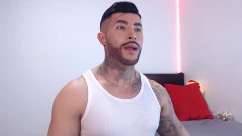 Snapshot of maximus_golden chatting on 11-23-25, 03:50 Independent Model online show from 11-23-25, 03:50