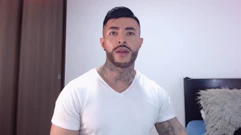 Snapshot of maximus_golden chatting on 11-29-25, 05:21 Independent Model online show from 11-29-25, 05:21