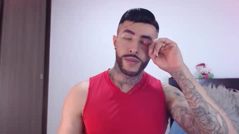 Snapshot of maximus_golden chatting on 11-30-25, 03:32 Independent Model online show from 11-30-25, 03:32