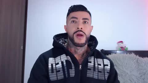 Snapshot of maximus_golden chatting on 12-04-25, 01:59 Independent Model online show from 12-04-25, 01:59