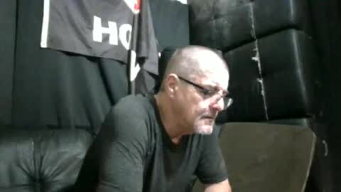 Max online show from 12-23-25, 01:14