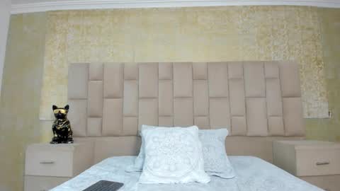 Maximus online show from 10-17-25, 04:04