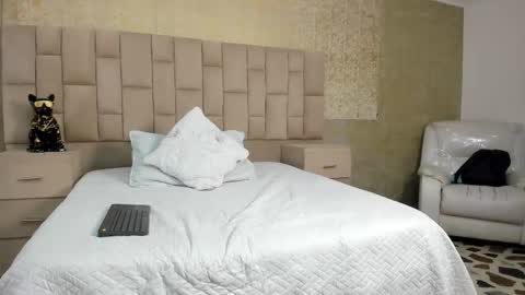 Maximus online show from 10-19-25, 04:02