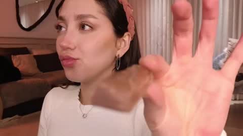 Maxine online show from 03-09-25, 12:42