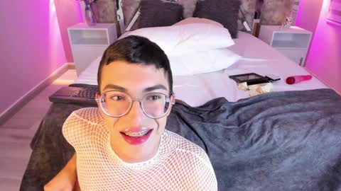 Maxi Rogers online show from 01-21-25, 11:24