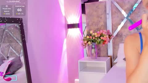 Snapshot of maxirogers chatting on 11-29-25, 11:02 Maxi Rogers online show from 11-29-25, 11:02