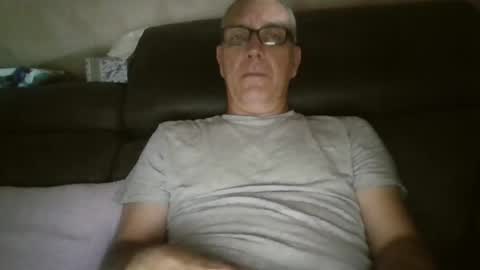 Snapshot of maxou569 chatting on 06-18-26, 04:55 maxou569 online show from 06-18-26, 04:55