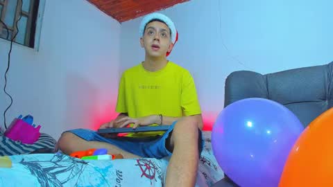 MAX online show from 12-24-24, 10:39