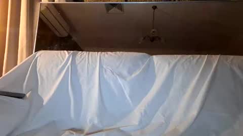 Luca Dominus online show from 10-12-25, 01:54