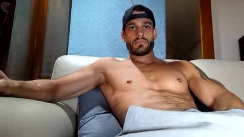 Snapshot of maxpac_rocco chatting on 11-19-25, 03:17 Luca Dominus online show from 11-19-25, 03:17