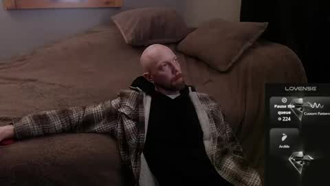 MaxRouger online show from 03-27-26, 09:21