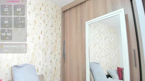 Snapshot of maxstrong01 chatting on 02-27-25, 02:10 Max online show from 02-27-25, 02:10