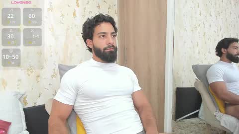 Snapshot of maxstrong01 chatting on 03-06-25, 04:28 Max online show from 03-06-25, 04:28