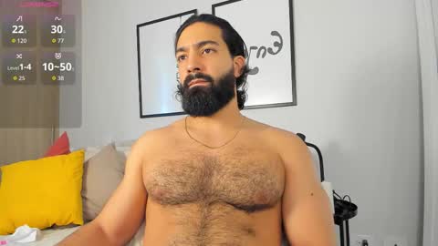 Snapshot of maxstrong01 chatting on 10-02-25, 03:52 Max online show from 10-02-25, 03:52