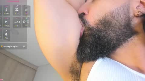 Snapshot of maxstrong01 chatting on 11-19-25, 06:08 Max online show from 11-19-25, 06:08