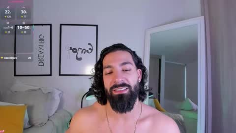 Snapshot of maxstrong01 chatting on 12-03-25, 10:08 Max online show from 12-03-25, 10:08