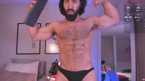 Snapshot of maxstrong01 chatting on 12-20-25, 12:51 Max online show from 12-20-25, 12:51