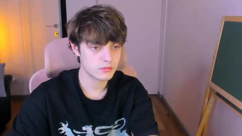 Max online show from 03-06-26, 06:48