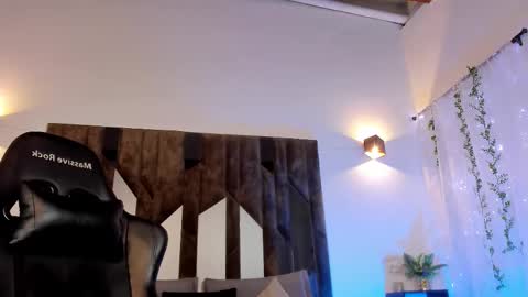 MAX online show from 02-21-25, 02:28