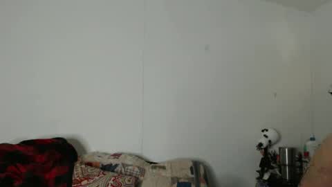 Snapshot of maxwellandpam chatting on 10-26-25, 05:24 Max and Pam Voyeur Cam online show from 10-26-25, 05:24