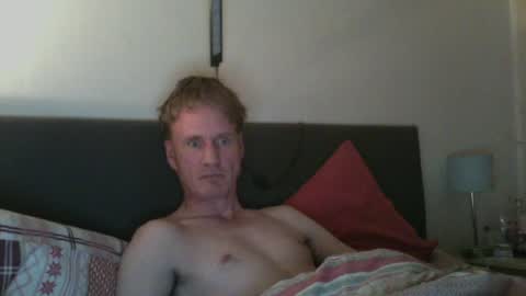 Snapshot of maxwilly7803039708 chatting on 06-16-26, 03:42 maxwilly7803039708 online show from 06-16-26, 03:42