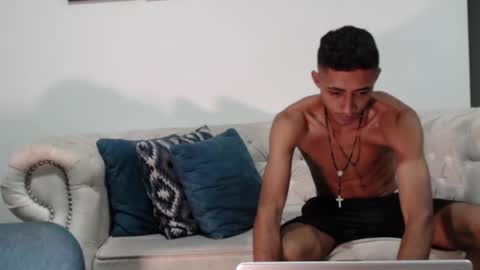 maxwolf18 online show from 10-21-25, 01:06