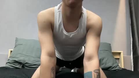 Max online show from 04-11-26, 04:33