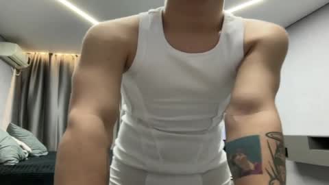 Max online show from 04-12-26, 02:33