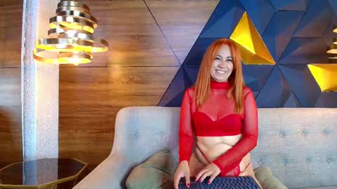 Snapshot of maxx_caprice chatting on 11-21-25, 03:16 gabby online show from 11-21-25, 03:16