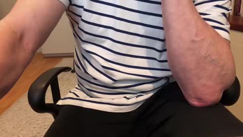 Snapshot of maxx_martin chatting on 02-10-25, 09:47 Max online show from 02-10-25, 09:47