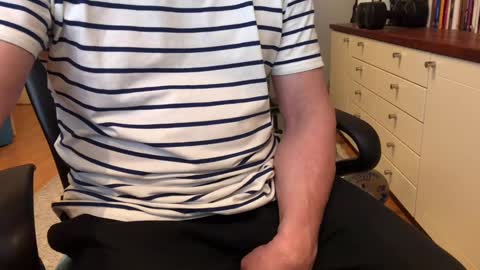 Snapshot of maxx_martin chatting on 02-10-25, 12:50 Max online show from 02-10-25, 12:50