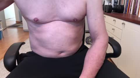 Snapshot of maxx_martin chatting on 02-19-25, 07:06 Max online show from 02-19-25, 07:06