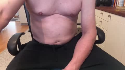 Snapshot of maxx_martin chatting on 10-30-25, 07:32 Max online show from 10-30-25, 07:32