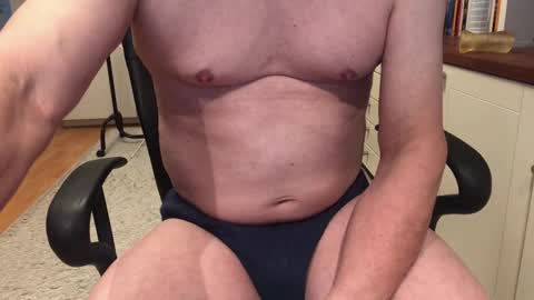 Snapshot of maxx_martin chatting on 10-31-25, 07:42 Max online show from 10-31-25, 07:42