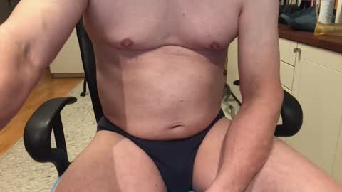 Snapshot of maxx_martin chatting on 11-17-25, 04:18 Max online show from 11-17-25, 04:18