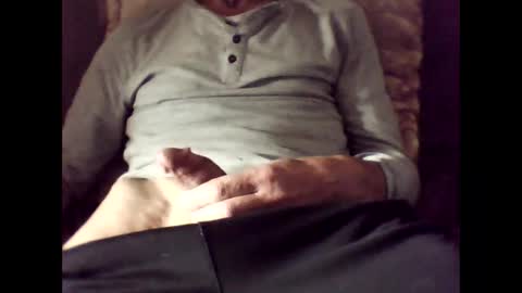 Snapshot of maxxoufr chatting on 11-23-25, 10:04 maxxoufr online show from 11-23-25, 10:04