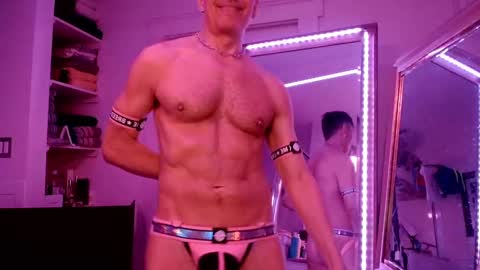 Snapshot of maxxxbates chatting on 02-16-25, 12:08 Maxxxbates online show from 02-16-25, 12:08